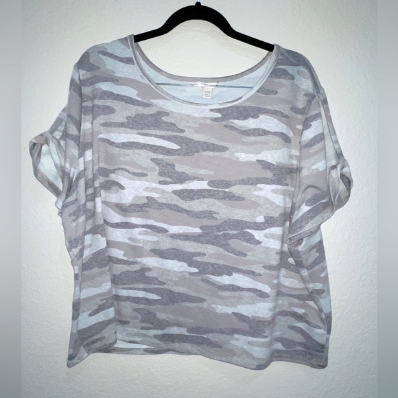 Cato Tops - LIKE NEW CATO GRAY CAMO TOP